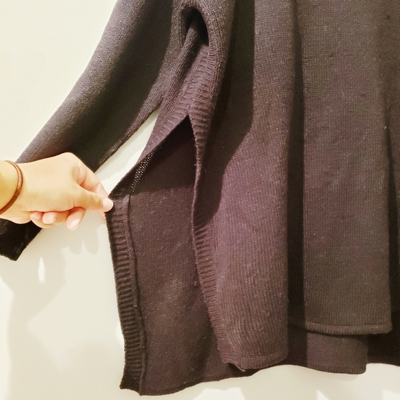 H&M Divided Black Side Slit Long Sleeve Knit Sweater - Picture 4 of 7